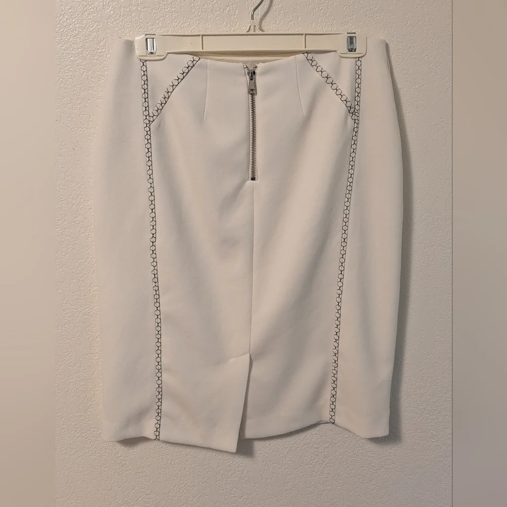 Bebe Cream Skirt Knee-Length Work - Picture 2 of 4